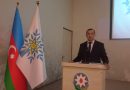 Niyaməddin Əsgərov yazır: Azərbaycan Avropa ilə Asiya arasında yerləşir və hər zaman Şərqin Qərb ilə qovuşduğu məkan olub